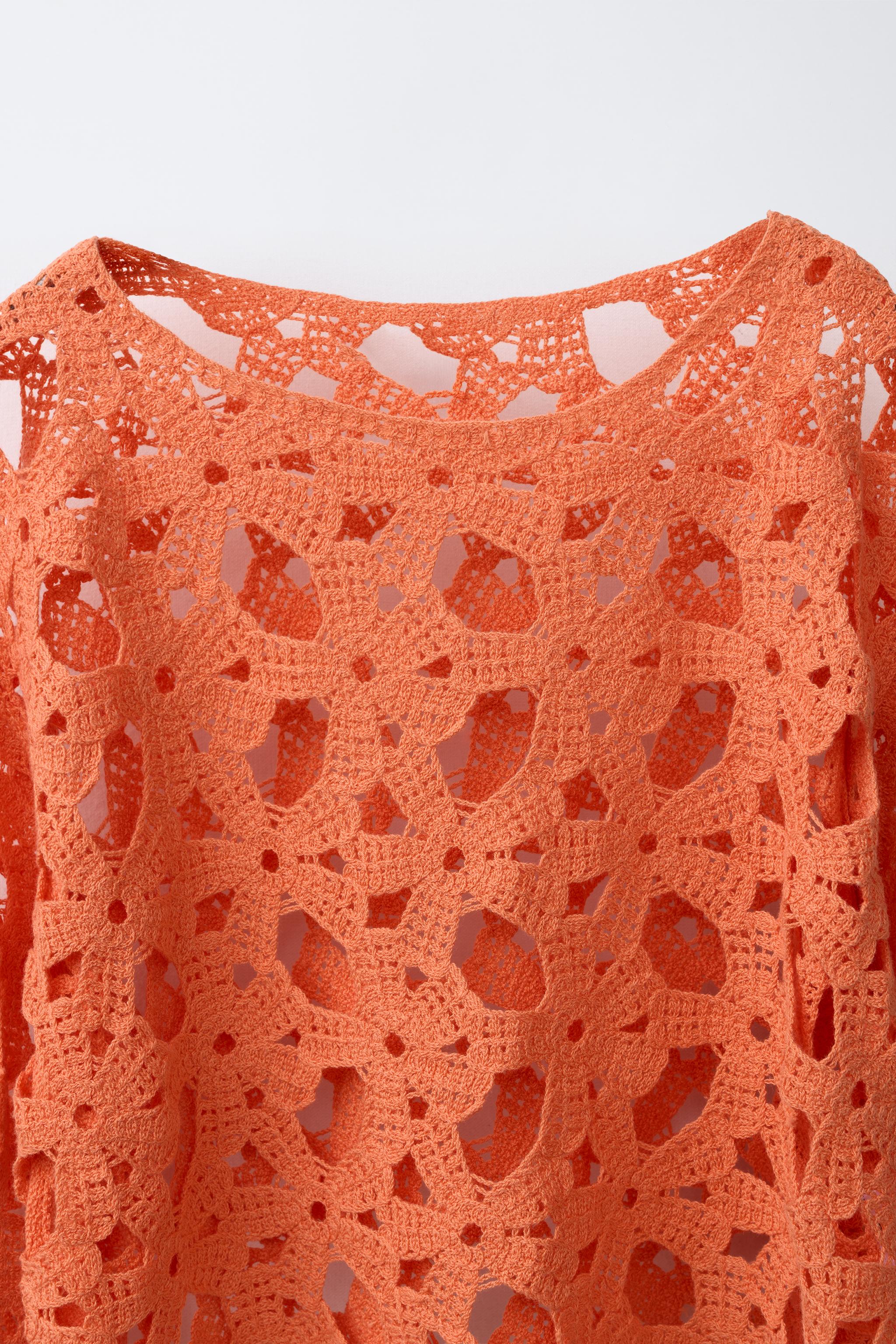PULL EN CROCHET À FLEURS